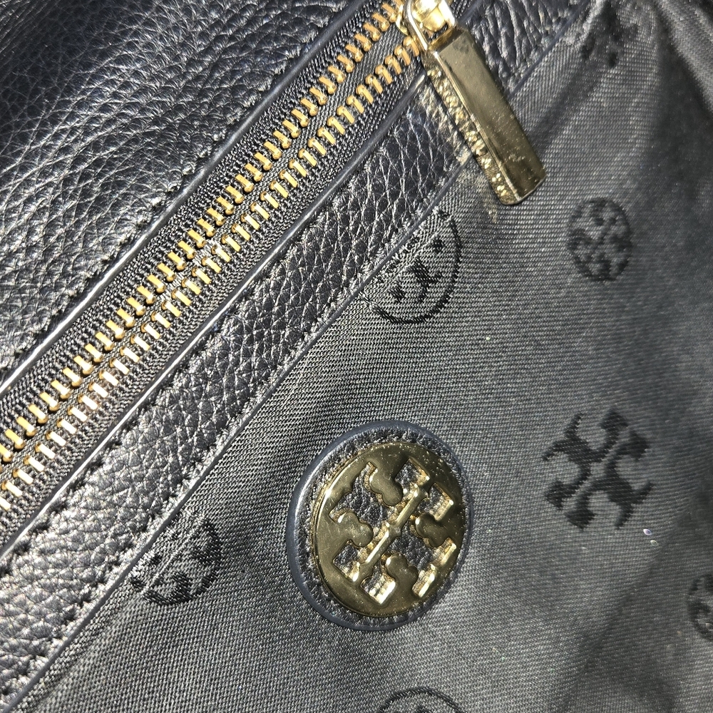 EUC Tory Burch Black Leather Marion Crossbody Bag And Dustbag - Picture 4 of 10